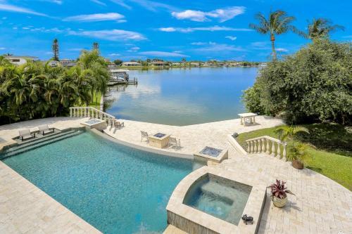 Exceptional Vacation Home In Cape Coral Home
