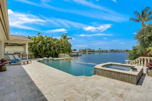 Exceptional Vacation Home In Cape Coral Home