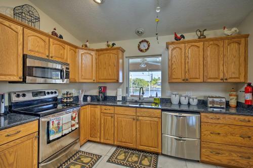 Luxury Cape Coral Home With Pool And Canal Views