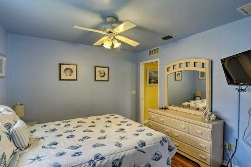 Cape Coral Villa With Pool - 7 Mi To Beach!