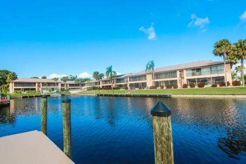 Gulf Access #c 2-bedroom W/ Heated Pool