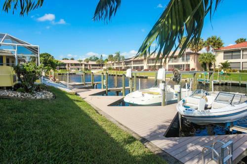 Gulf Access #e 2-bedroom W/ Heated Pool