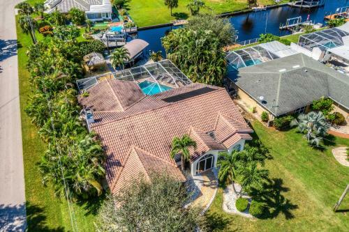 Canalfront Cape Coral Retreat With Pool And Dock!