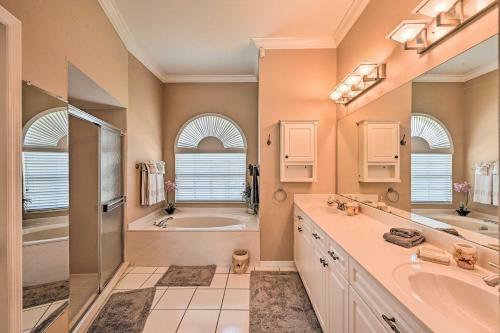Canalfront Cape Coral Retreat With Pool And Dock!