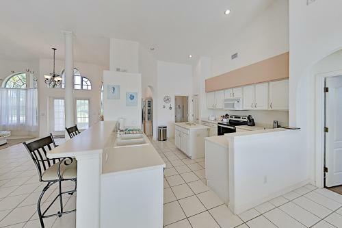 Waterfront Home With Screened Lanai, Pool & Kayaks Home