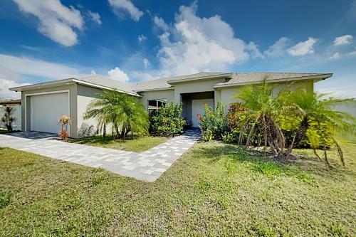 Desirable Sw Home - Private Heated Saltwater Pool Home
