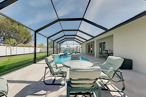 Desirable Sw Home - Private Heated Saltwater Pool Home