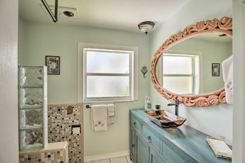 Cute Cape Coral Escape With Yard Near Downtown!