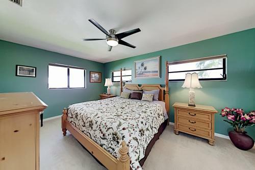 Apartamento Dolphin - Canalfront Retreat - Heated Pool & Patio Duplex