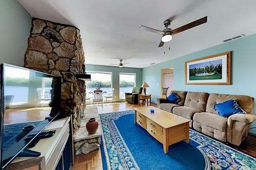 Apartamento Coral & Sandal - 2 Waterfront Units - Pool & Lanai Duplex