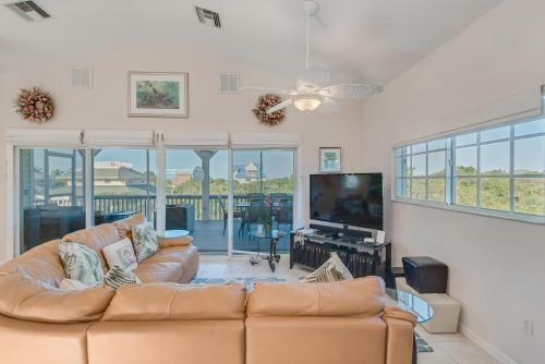 Manatee Haven - Upscale Beach View Home With Screened-in Pool, Spa And Elevator!