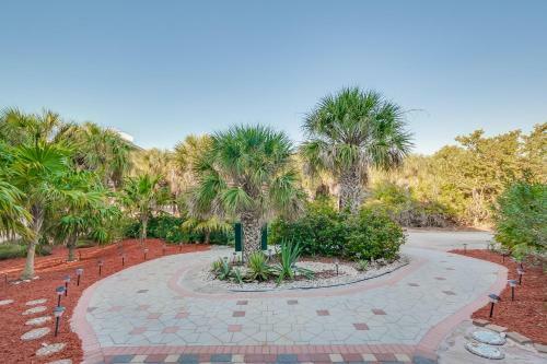 Manatee Haven - Upscale Beach View Home With Screened-in Pool, Spa And Elevator!