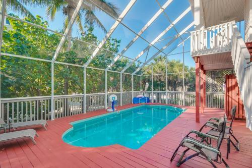 Manatee Haven - Upscale Beach View Home With Screened-in Pool, Spa And Elevator!