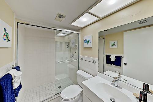 Apartamento New Listing! Waterfront Condo With Pool & Dock Condo