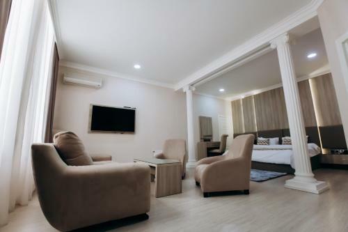 The Empire Hotel