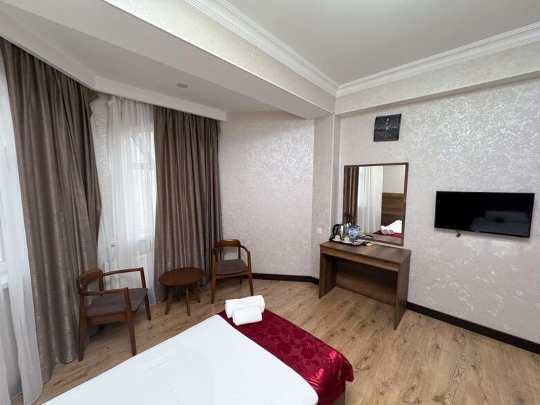 Consul Hotel
