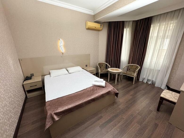 Consul Hotel
