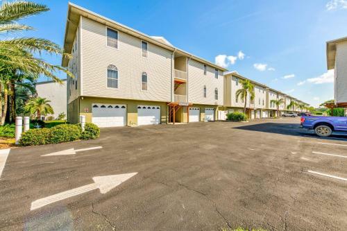 Mariner's Pointe - Classy Condo, Steps To Beach, Large Balcony