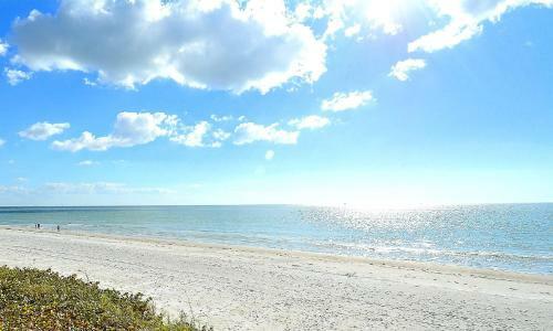 Mariner's Pointe - Classy Condo, Steps To Beach, Large Balcony