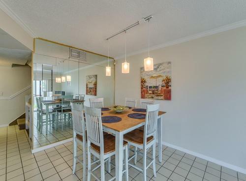 Sun Harbor Unit 1 - Weekly Rental Townhouse