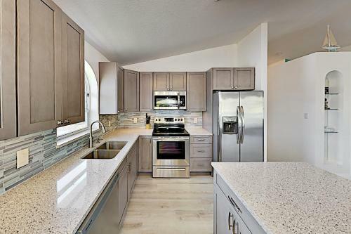 Coastal Getaway - Game Room - Stroll To Beach Home