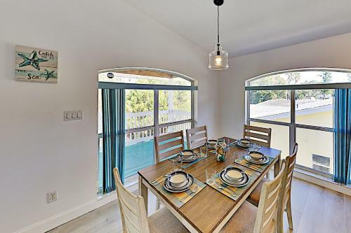 Coastal Getaway - Game Room - Stroll To Beach Home