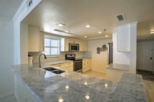 Apartamento Cozy Beachfront Indian Shores Condo With Pool Access!