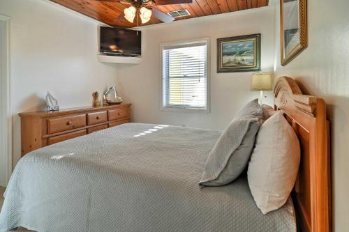 Indian Shores Cottage With Cabana - Steps To Beach!
