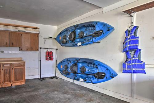 Indian Shores Townhome With Pool Access And Kayaks