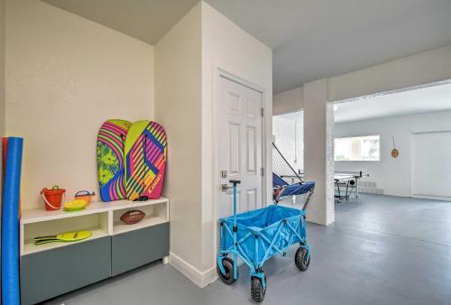 Indian Rocks Home With Game Room, Walk To Beach!