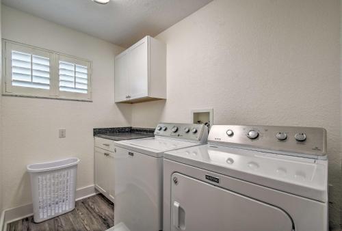 Indian Rocks Home With Game Room, Walk To Beach!