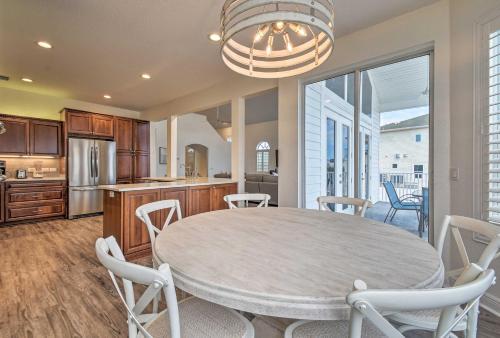 Indian Rocks Home With Game Room, Walk To Beach!
