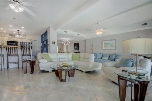 Water Lover's Paradise - Weekly Rental Home