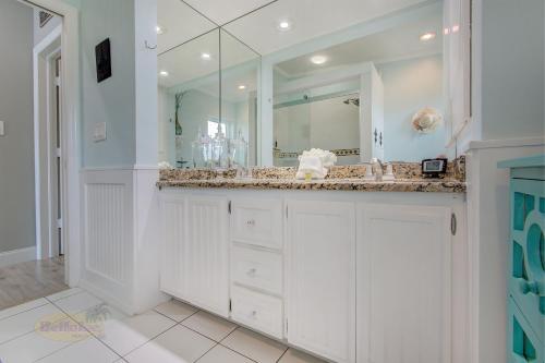 Water Lover's Paradise - Weekly Rental Home