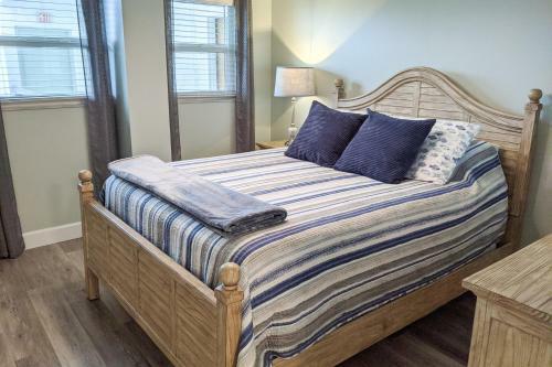 Pelican's Cove 402