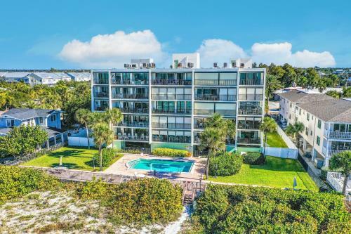 Pelican's Cove 402