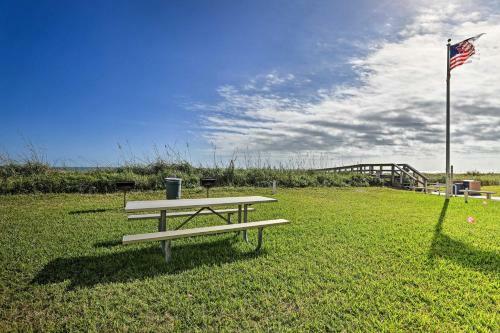 Apartamento Inviting Cocoa Beach Condo With Ideal Location!