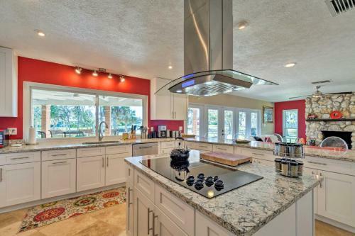 Updated Waterfront Crystal River Retreat With Dock!