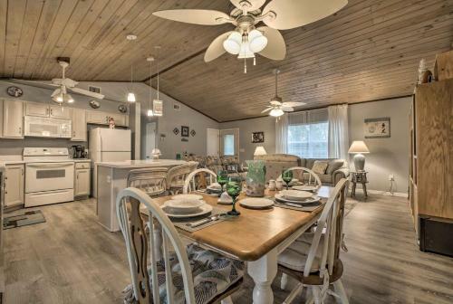 Crystal River Home With Dock, 1 Mile To Boat Launch