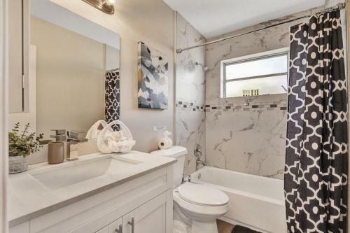 Private Pool Beautiful Updated 4br Home 2bth