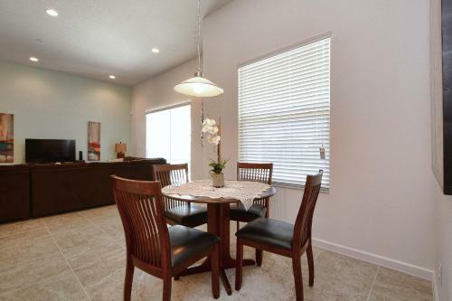 Solterra - 5 Bedrooms House W/pool-7029sr