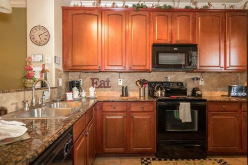 Beautiful 2 Bedroom 2 Bath Condo Close To Disney