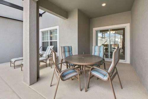 Modern 4 Bed 3 Bath Townhome In Championsgate Golf Resort