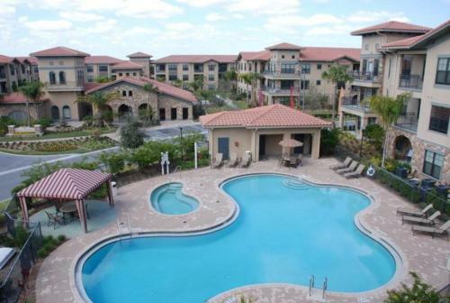 Beautiful 4 Bedroom 3 Bath Condo In Bella Piazza