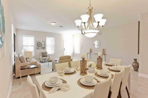 Oaktree Home #267381 Home