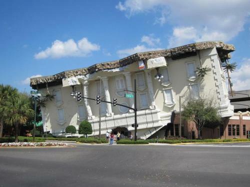 3 Bedroom 3 Bath Condo Close To The Attractions