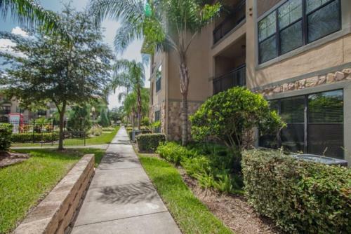 3 Bedroom 3 Bath Condo Close To The Attractions