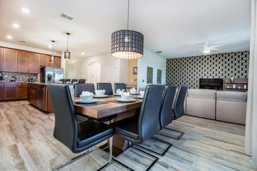 Solterra Villa 8645e