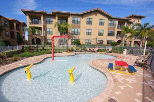 Ground Floor 4 Bedroom 3 Bath Condo Sleeps 10
