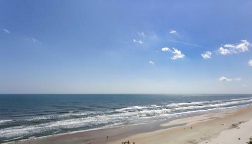 Apartamento Blue Surf 404, 2 Bedrooms, Sleeps 6, Beach Front